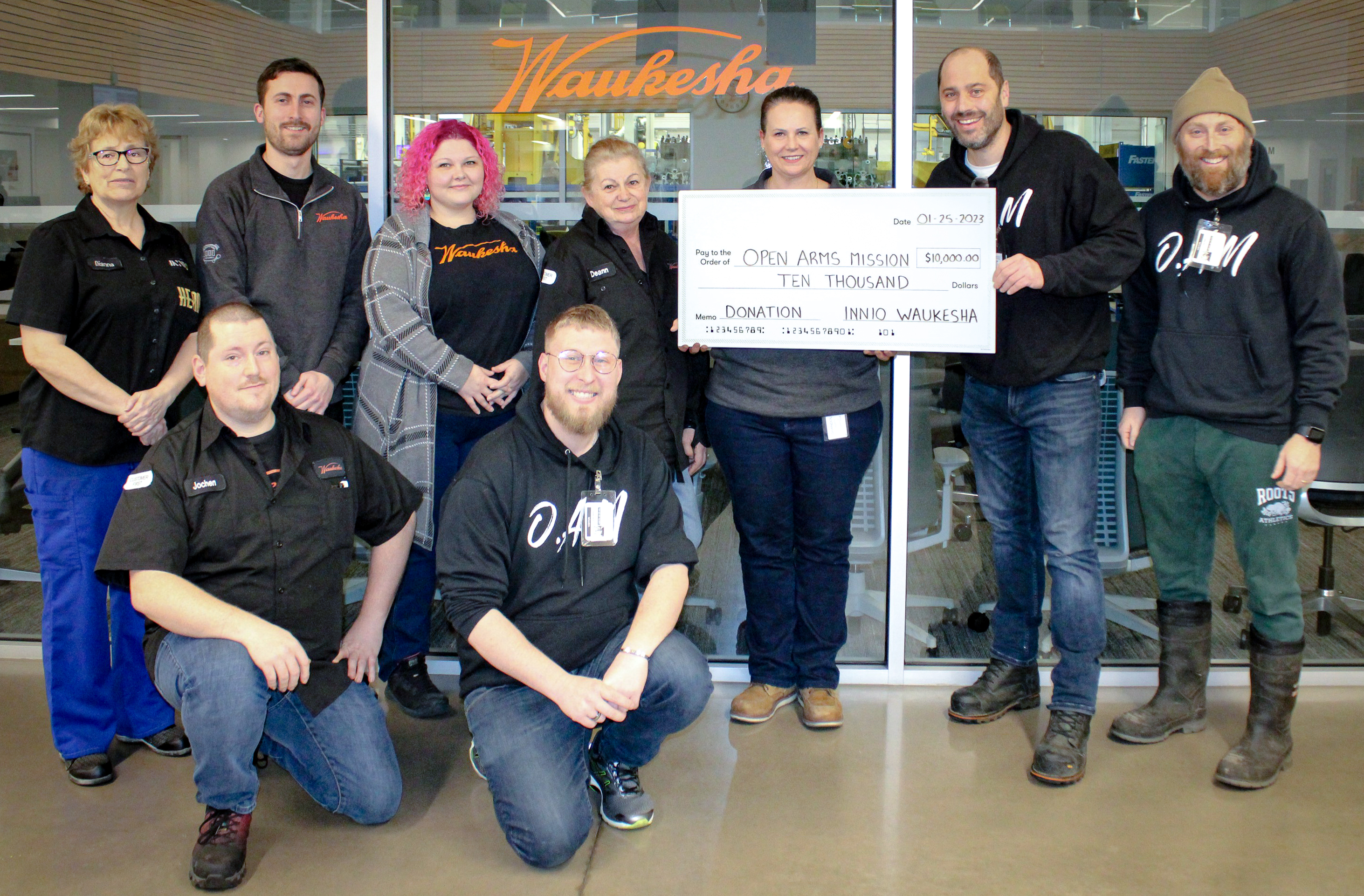 Image for press release - INNIO’s Waukesha brand donates to Welland food bank